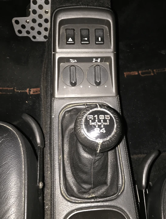 1990 Porsche 964 Carrera 4 - Image 30 of 31