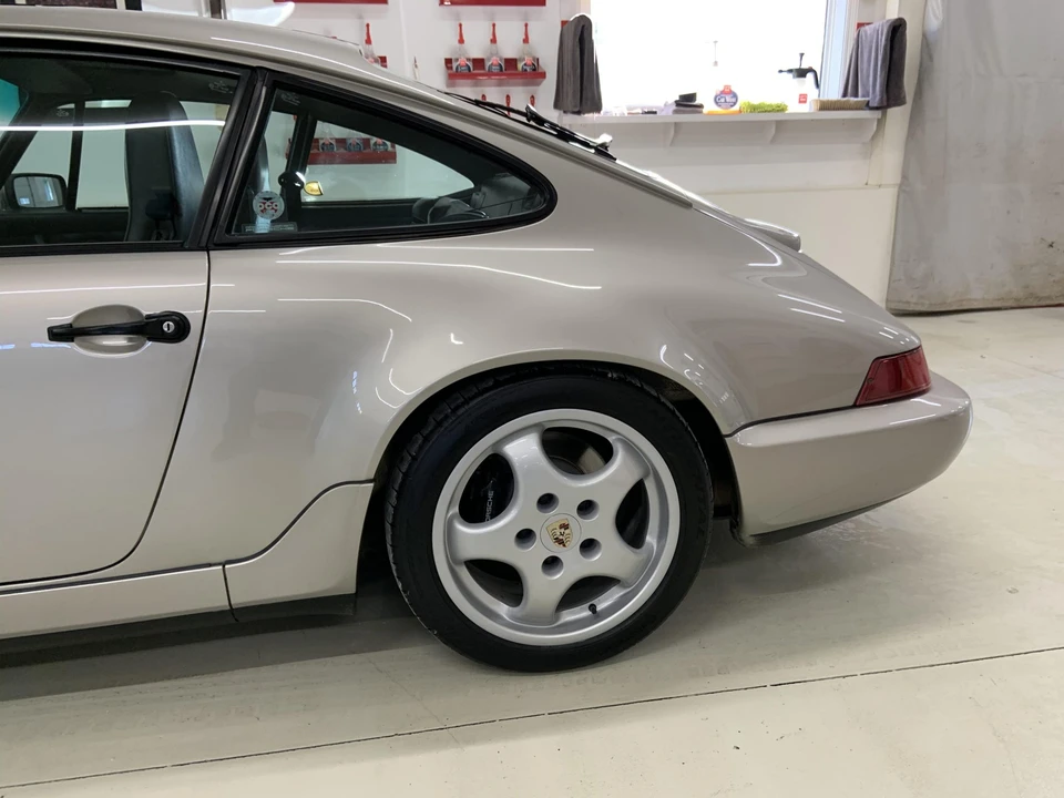 1990 Porsche 964 Carrera 4 - Image 29 of 31