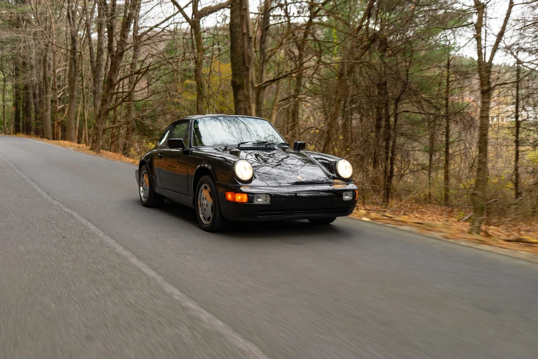 1990 Porsche 964 Carrera 4 - Image 16 of 31