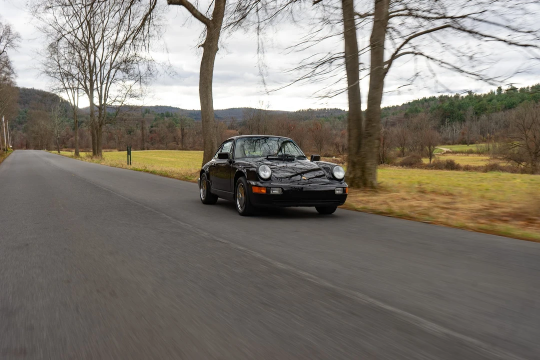1990 Porsche 964 Carrera 4 - Image 14 of 31