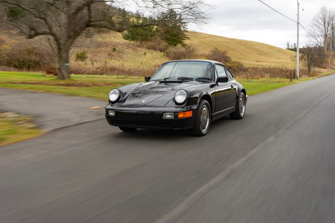 1990 Porsche 964 Carrera 4 - Image 24 of 31
