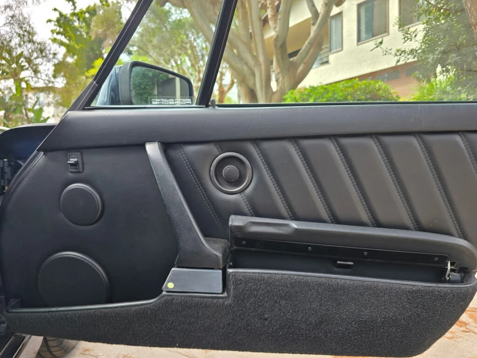 1990 Porsche 964 Carrera 4 - Image 24 of 31