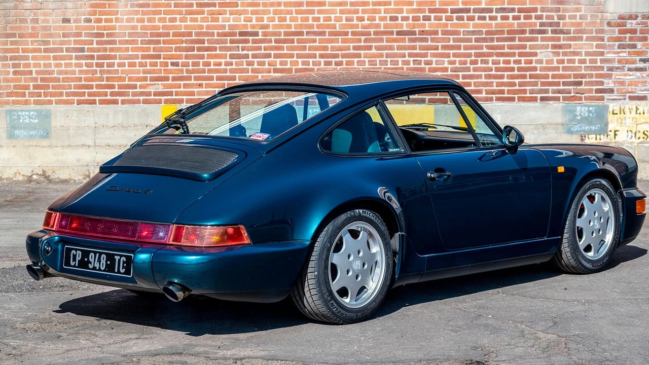 1990 Porsche 964 Carrera 4 - Image 12 of 31