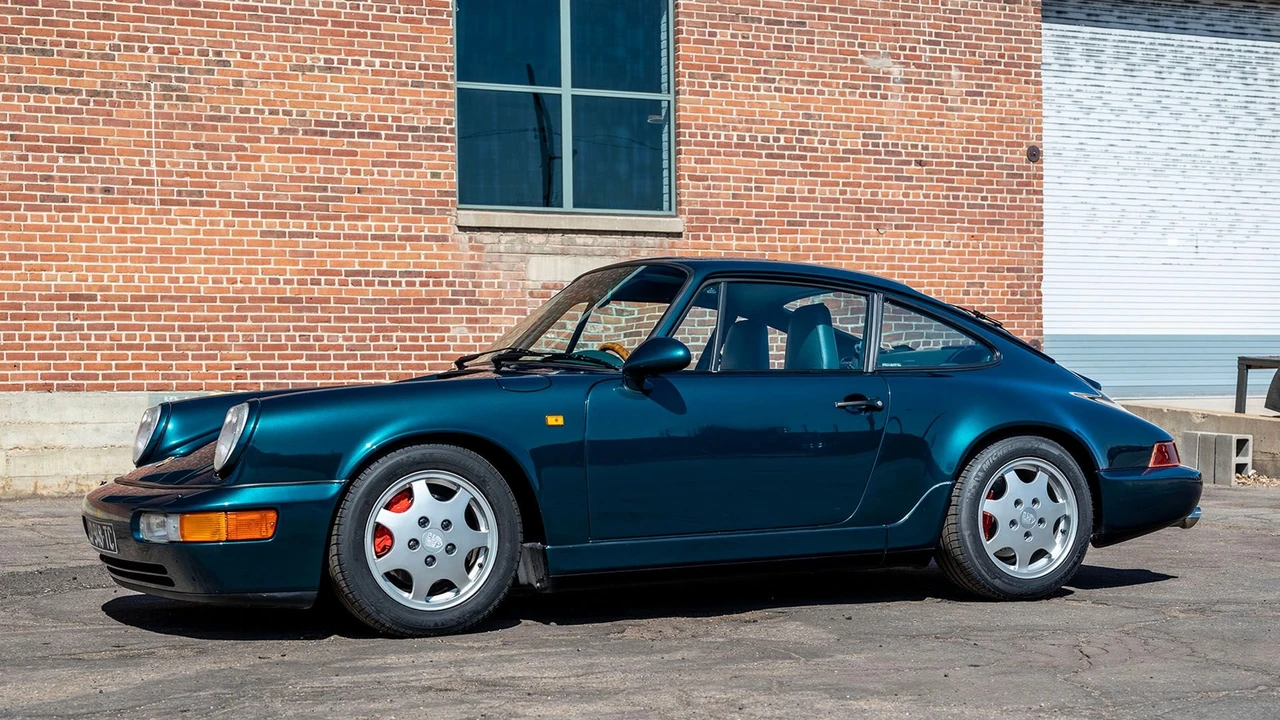 1990 Porsche 964 Carrera 4 - Image 10 of 31