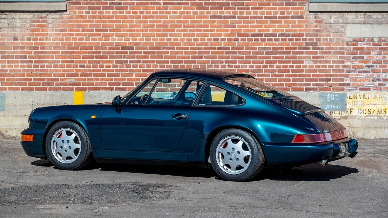 1990 Porsche 964 Carrera 4 - Image 7 of 31