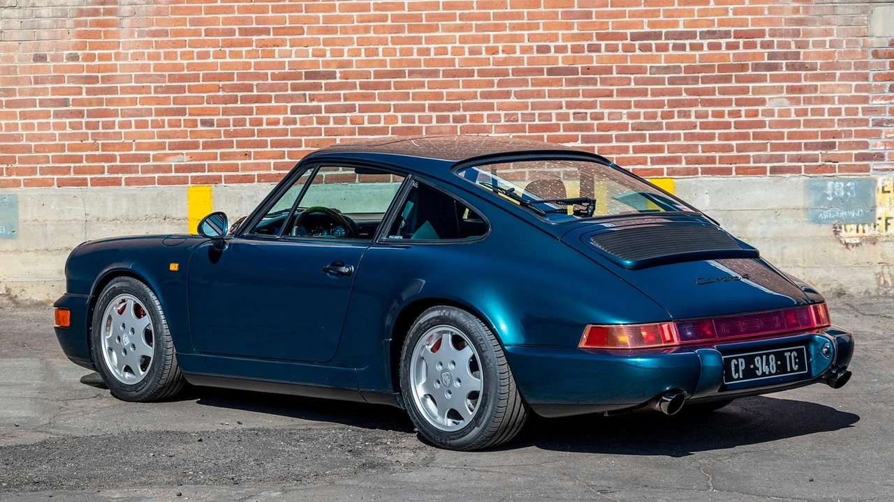 1990 Porsche 964 Carrera 4 - Image 15 of 31