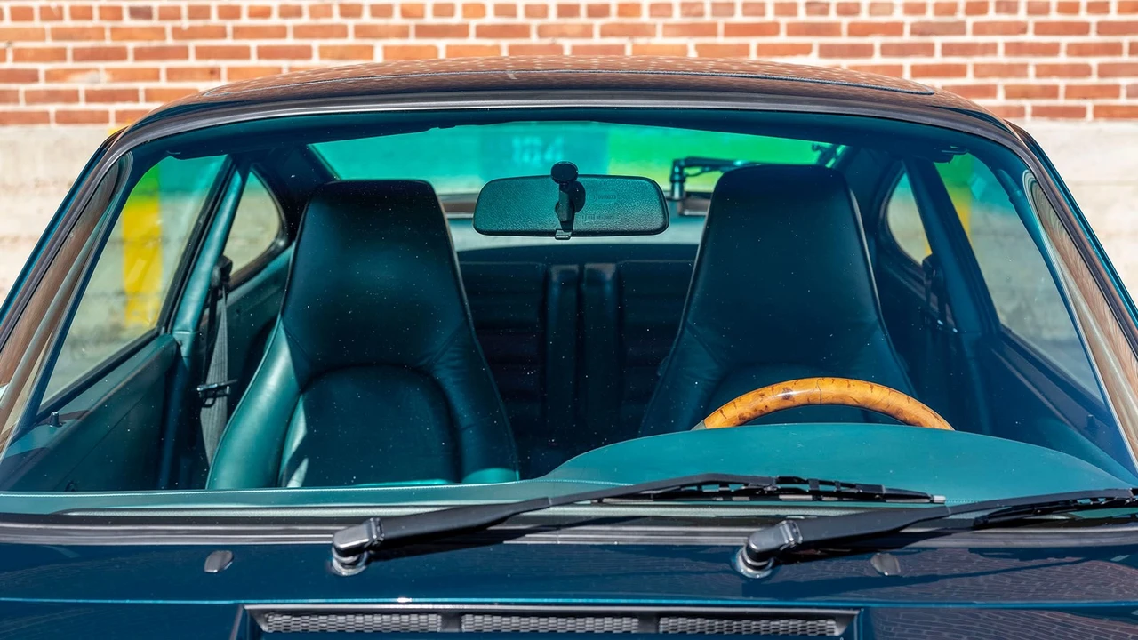 1990 Porsche 964 Carrera 4 - Image 23 of 31