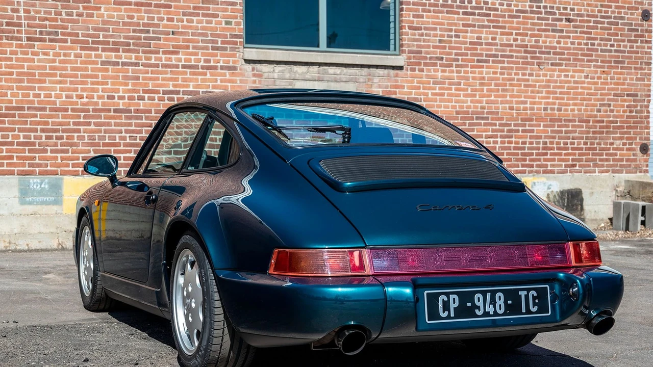 1990 Porsche 964 Carrera 4 - Image 13 of 31