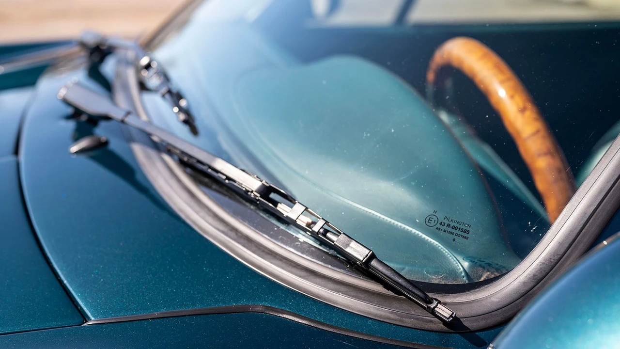 1990 Porsche 964 Carrera 4 - Image 24 of 31