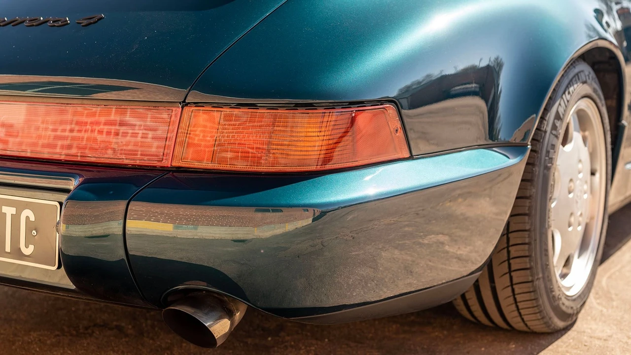 1990 Porsche 964 Carrera 4 - Image 30 of 31