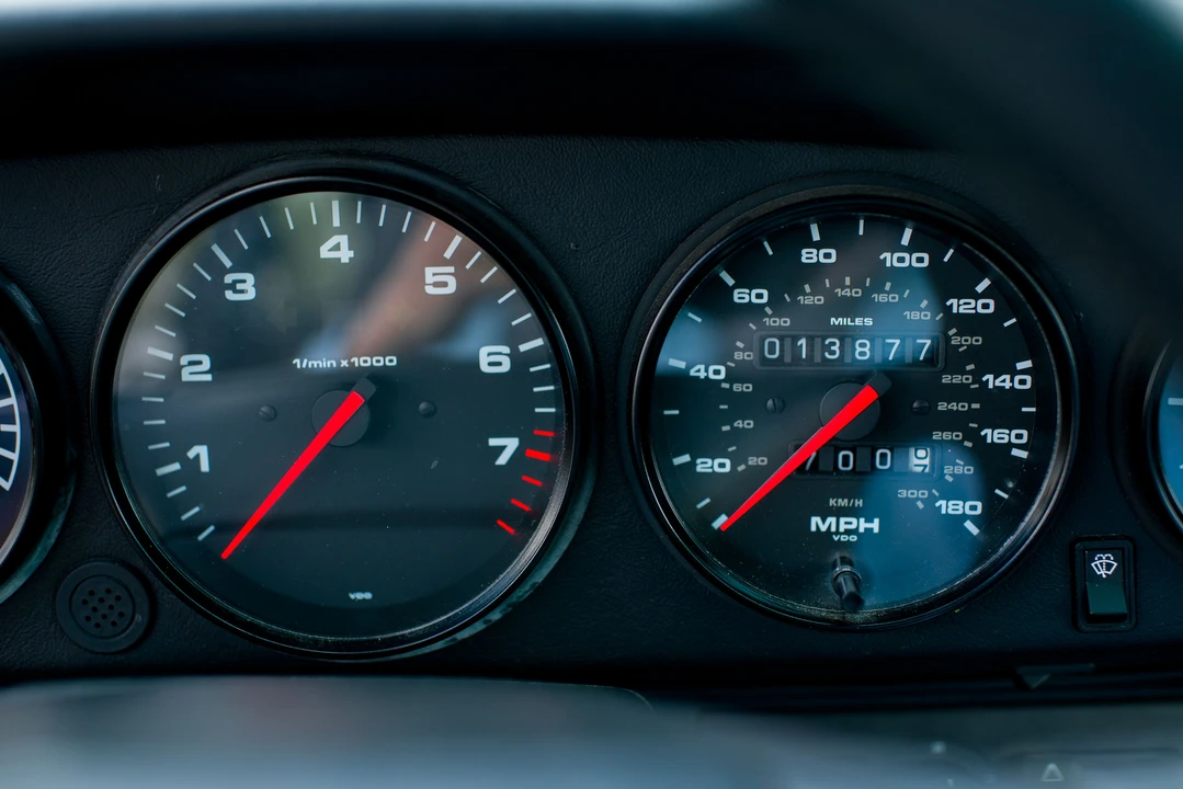 1990 Porsche 964 Carrera 4 - Image 26 of 31