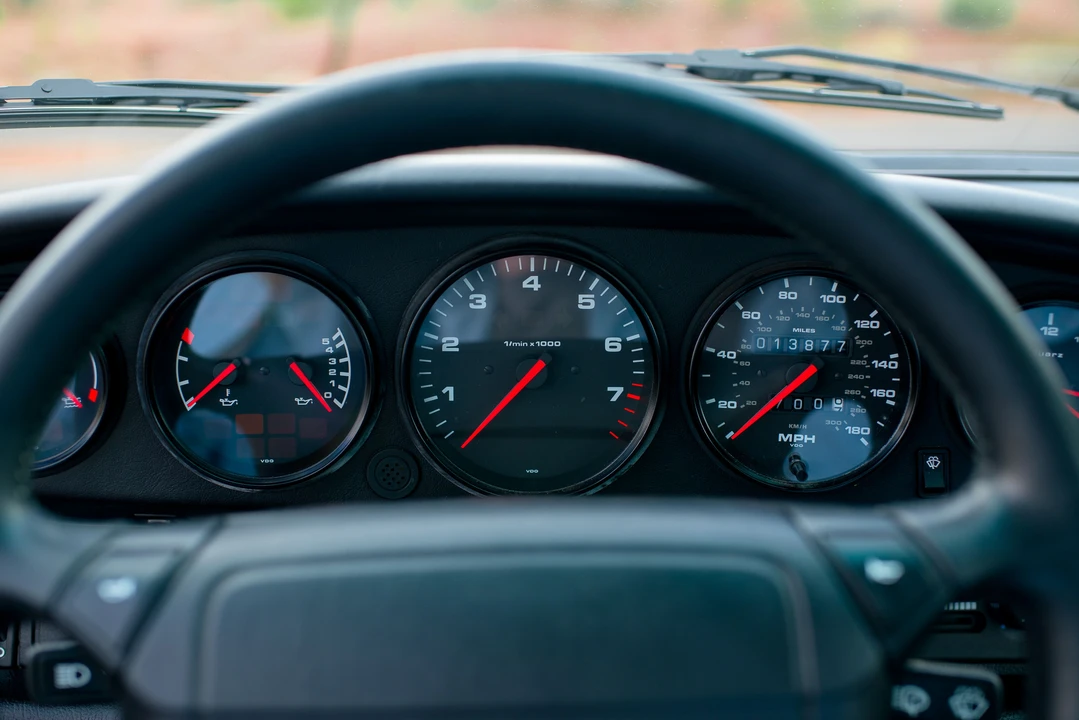 1990 Porsche 964 Carrera 4 - Image 27 of 31