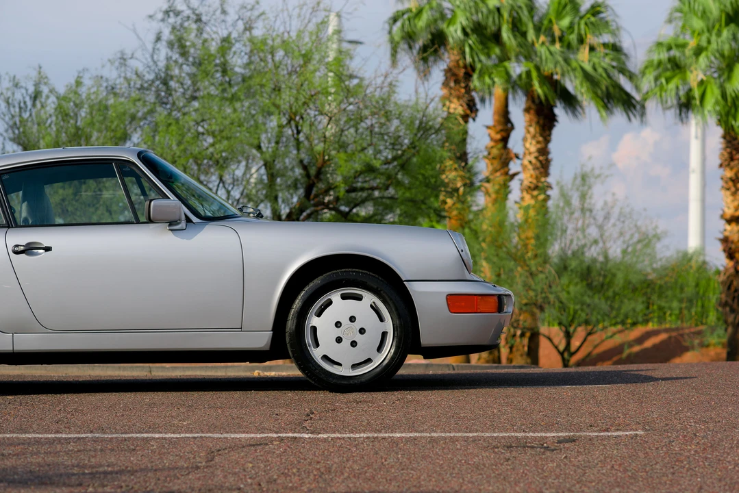 1990 Porsche 964 Carrera 4 - Image 10 of 31