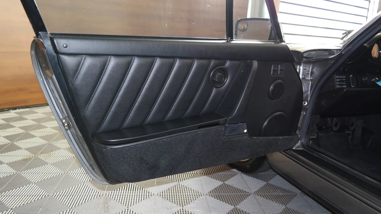 1990 Porsche 964 Carrera 4 - Image 30 of 31