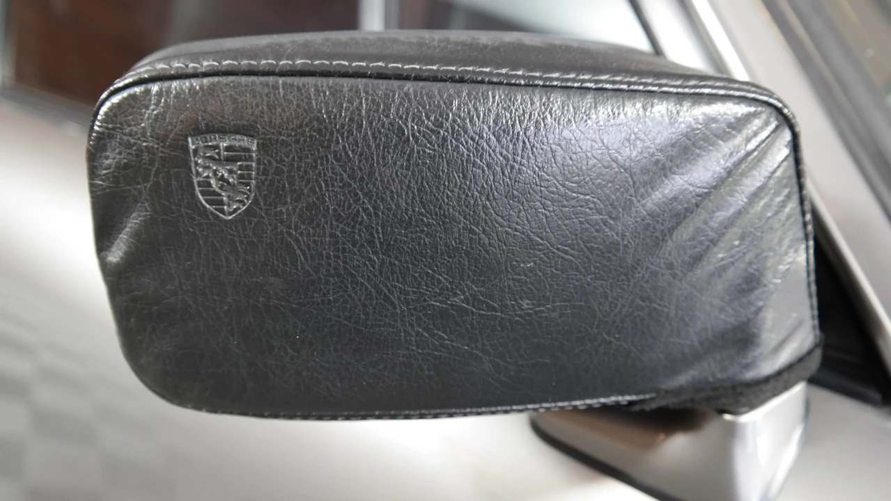 1990 Porsche 964 Carrera 4 - Image 22 of 31