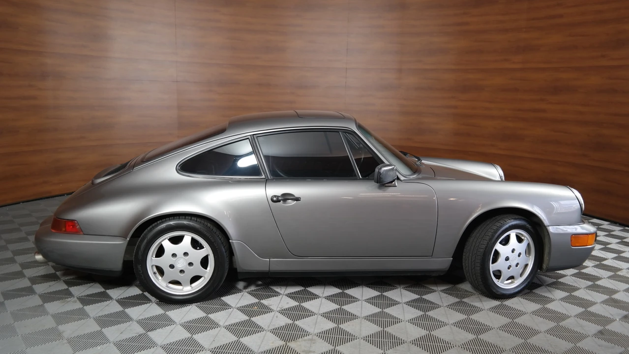 1990 Porsche 964 Carrera 4 - Image 9 of 31