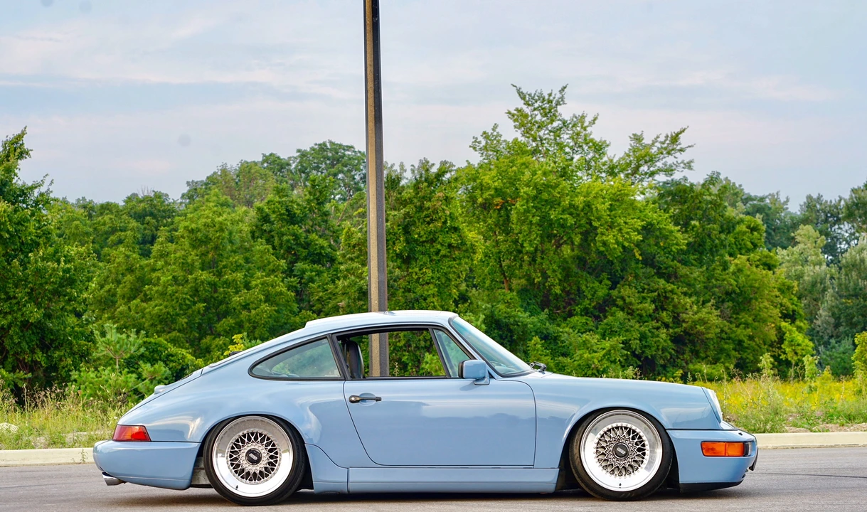 1990 Porsche 964 Carrera 4 - Image 11 of 31