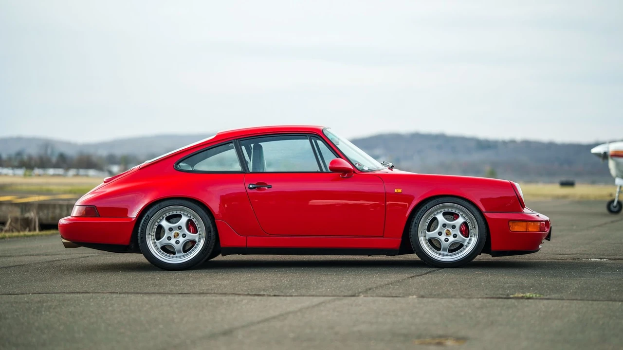1990 Porsche 964 Carrera 4 - Image 4 of 31