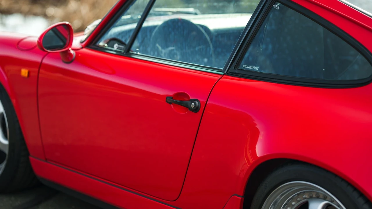 1990 Porsche 964 Carrera 4 - Image 26 of 31