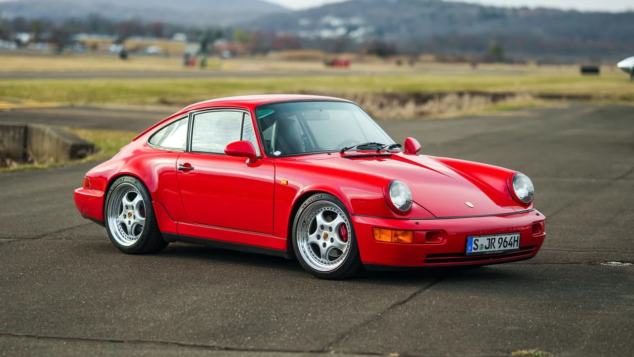 1990 Porsche 964 Carrera 4 - Image 16 of 31