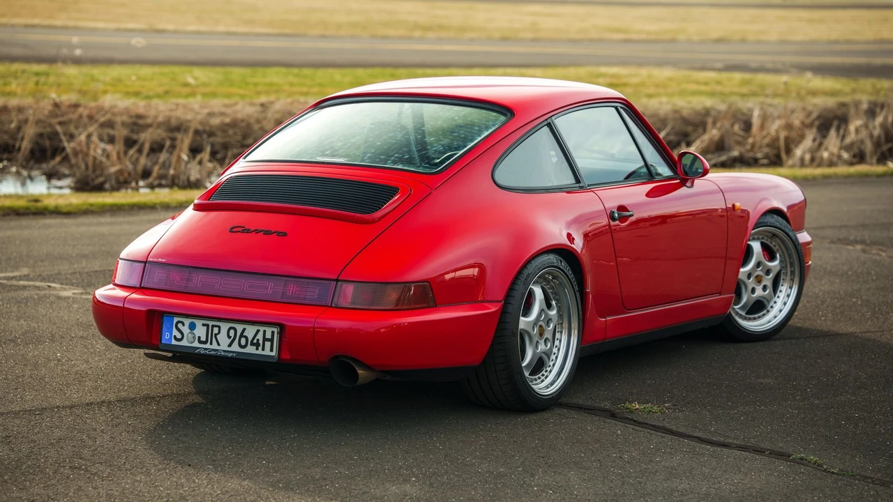1990 Porsche 964 Carrera 4 - Image 15 of 31