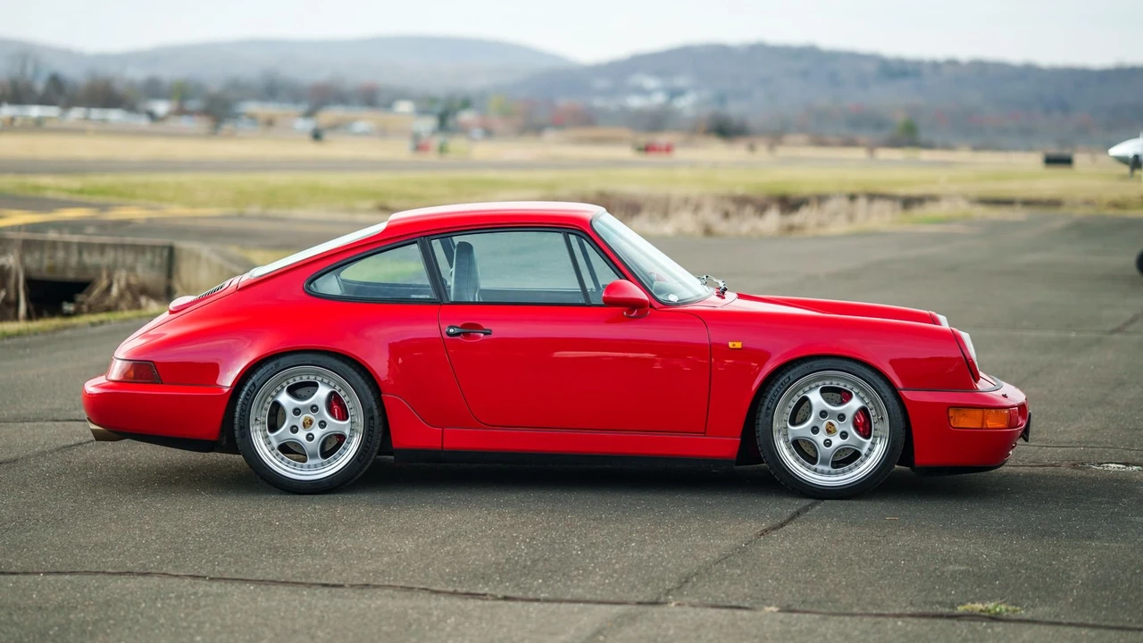 1990 Porsche 964 Carrera 4 - Image 13 of 31