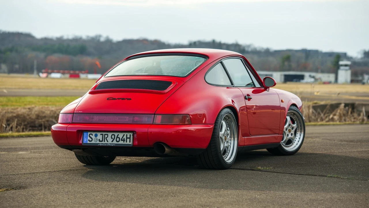 1990 Porsche 964 Carrera 4 - Image 3 of 31