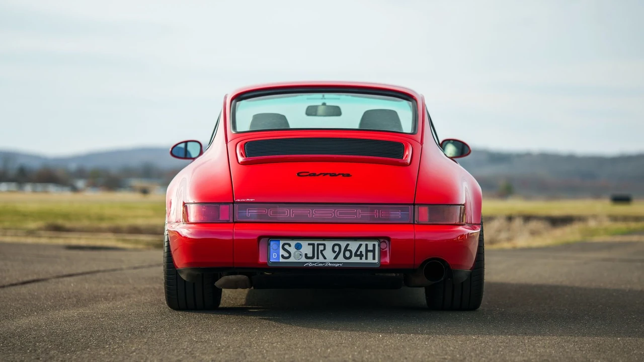 1990 Porsche 964 Carrera 4 - Image 2 of 31