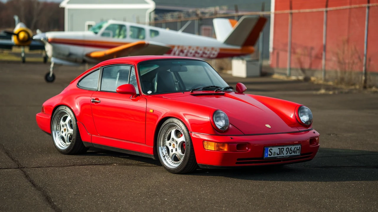 1990 Porsche 964 Carrera 4 - Image 14 of 31