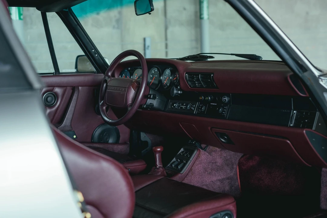 1990 Porsche 964 Carrera 4 - Image 9 of 12