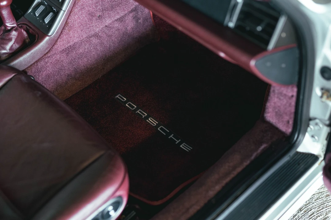 1990 Porsche 964 Carrera 4 - Image 10 of 12