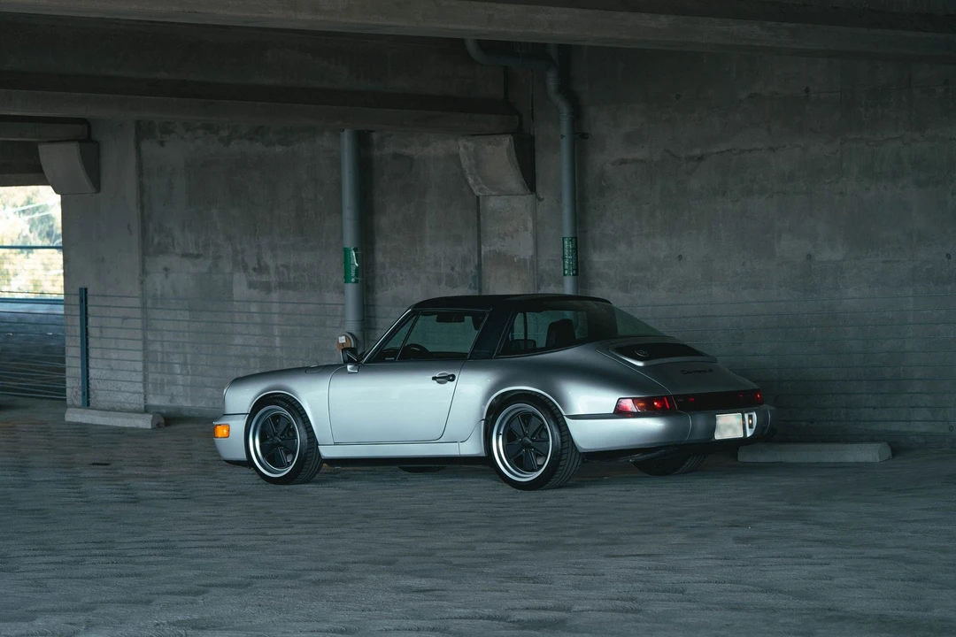 1990 Porsche 964 Carrera 4 - Image 8 of 12