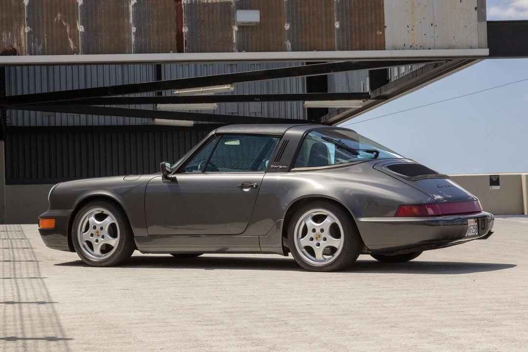 1990 Porsche 964 Carrera 4 - Image 5 of 31