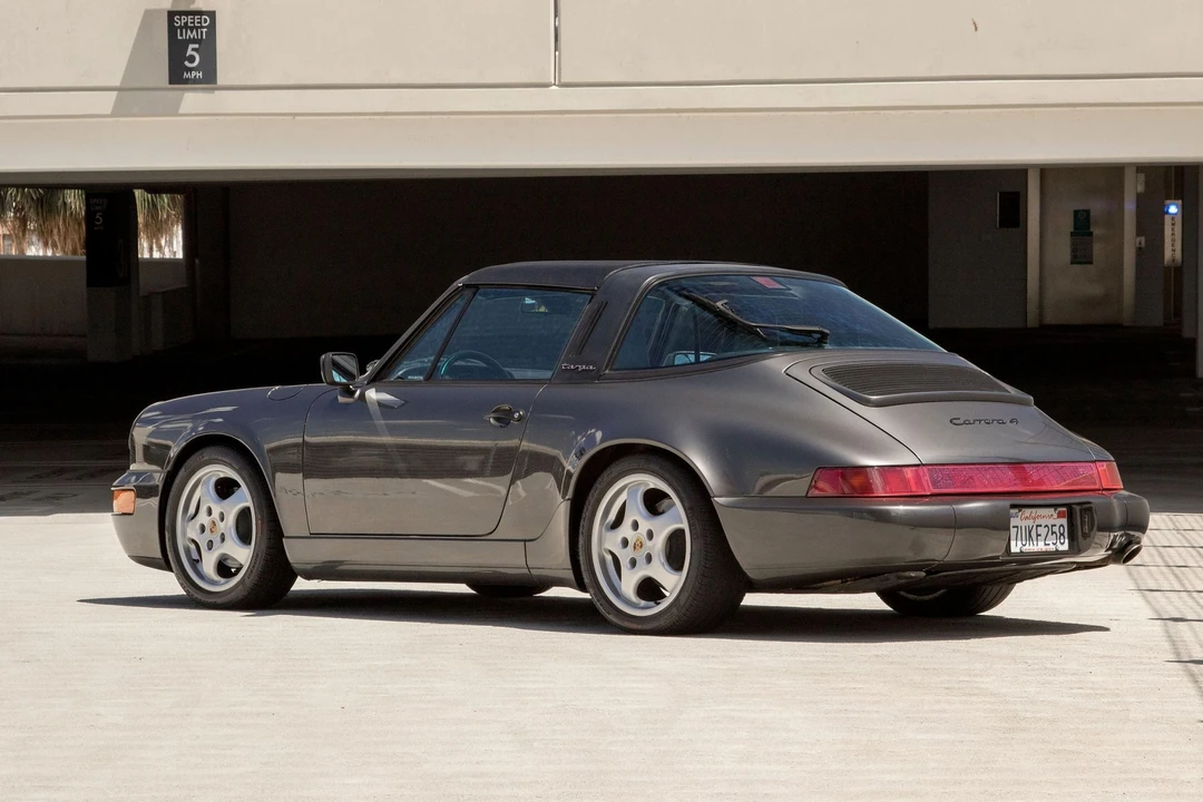 1990 Porsche 964 Carrera 4 - Image 6 of 31