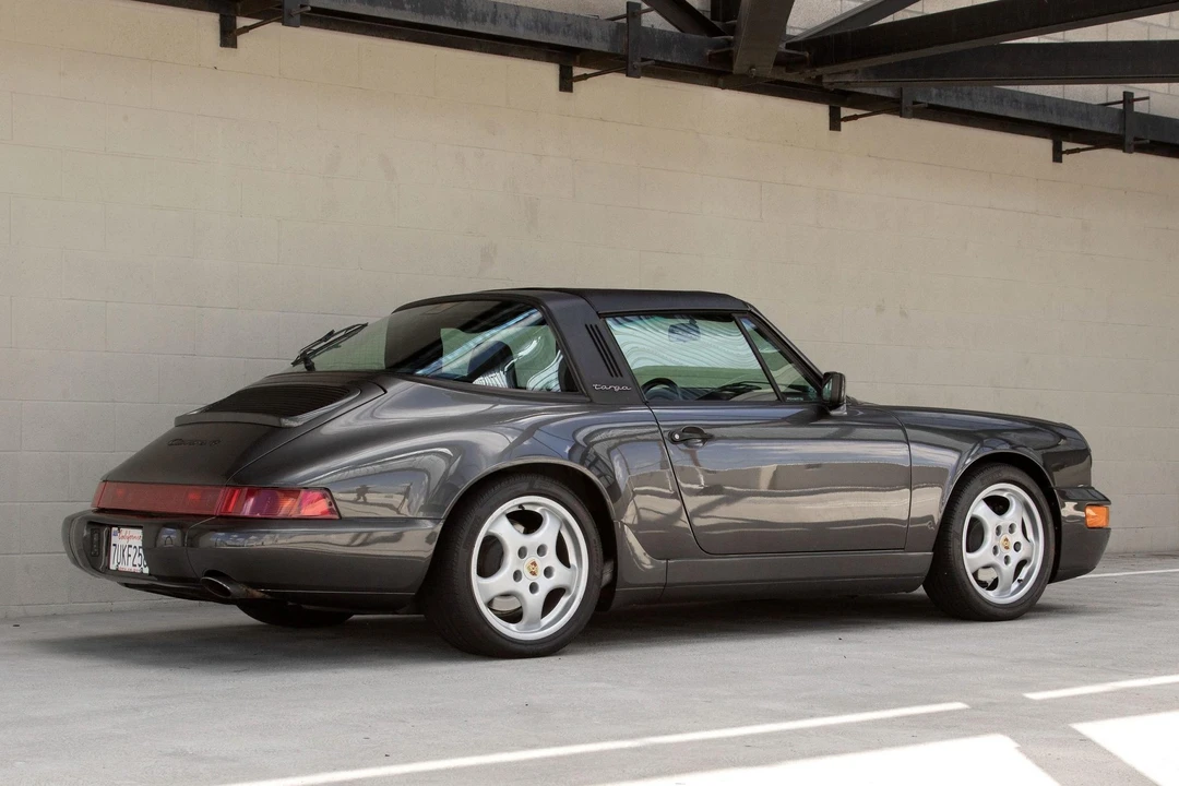 1990 Porsche 964 Carrera 4 - Image 11 of 31
