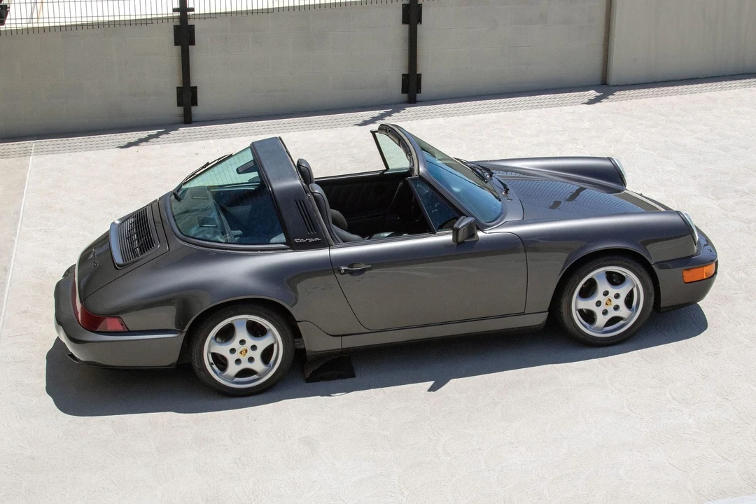 1990 Porsche 964 Carrera 4 - Image 26 of 31