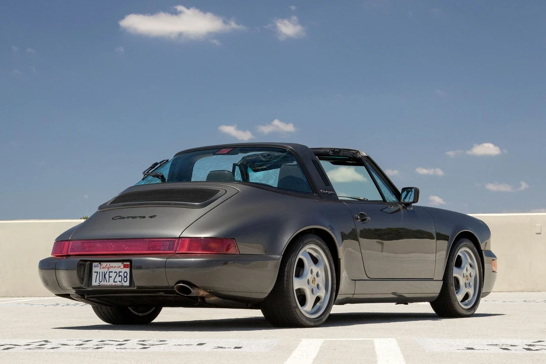 1990 Porsche 964 Carrera 4 - Image 24 of 31