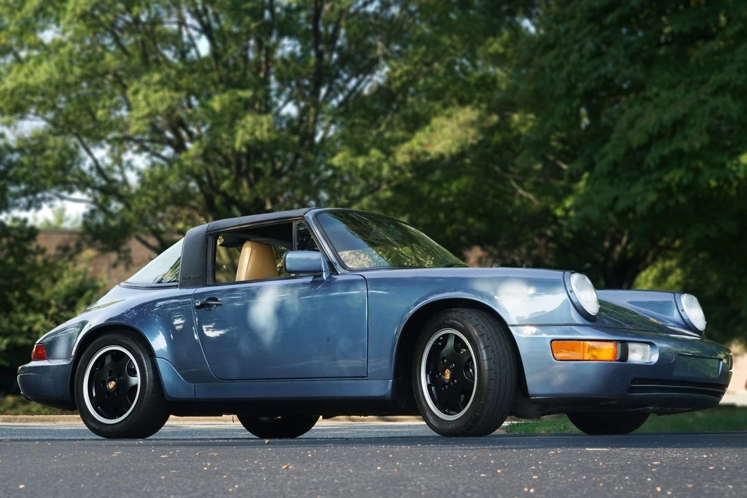 1990 Porsche 964 Carrera 4 - Image 9 of 31