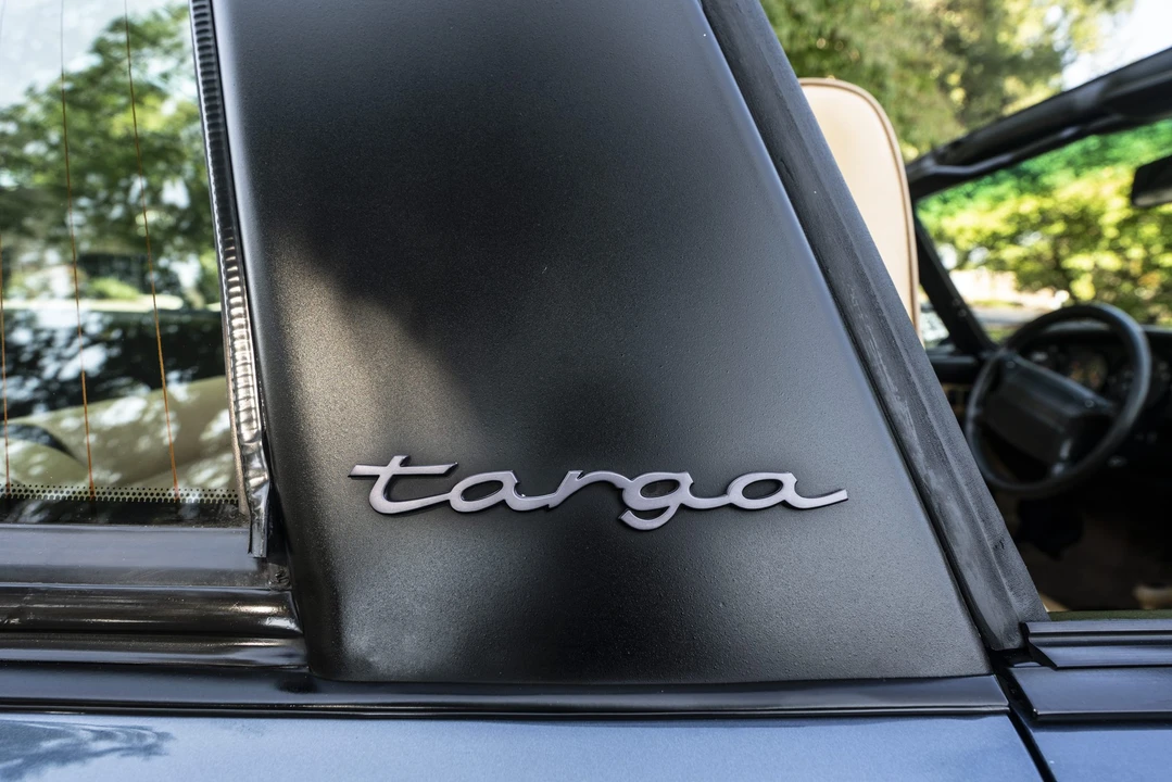 1990 Porsche 964 Carrera 4 - Image 24 of 31
