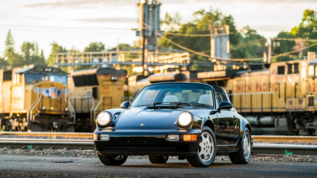 1990 Porsche 964 Carrera 4 - Image 4 of 31
