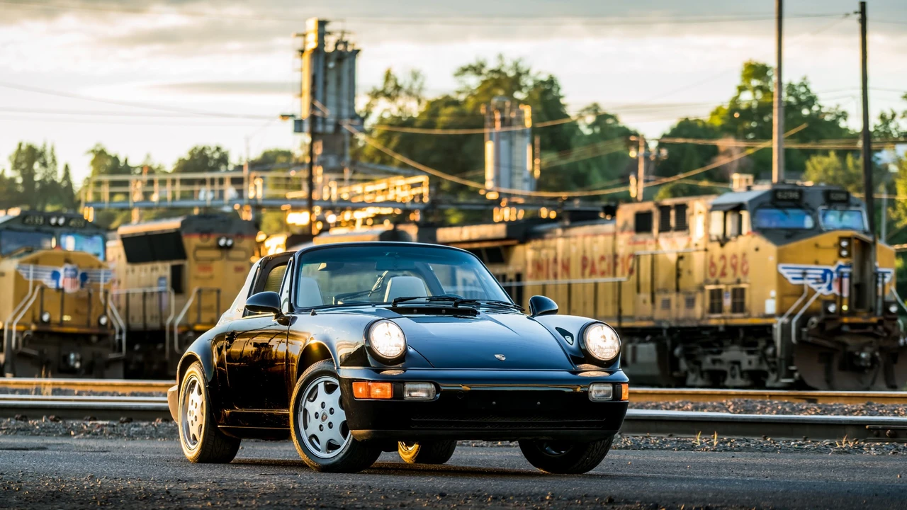 1990 Porsche 964 Carrera 4 - Image 25 of 31