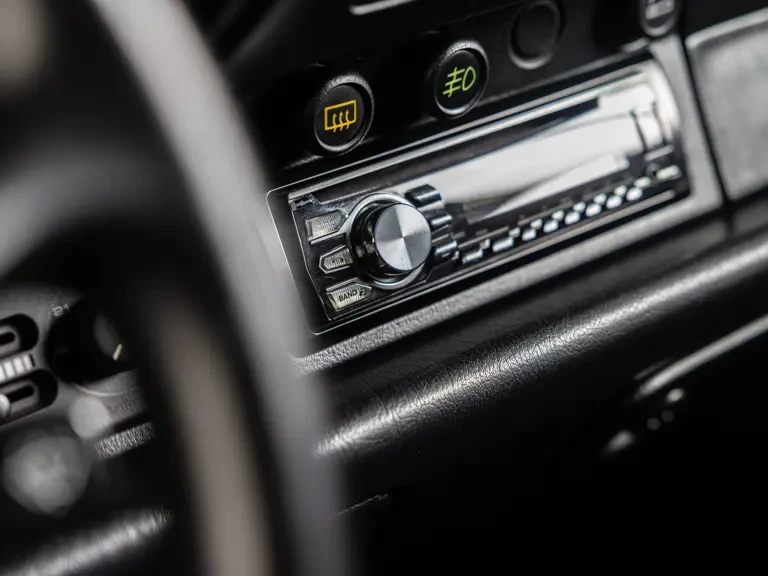 1990 Porsche 964 Carrera 4 - Image 18 of 31