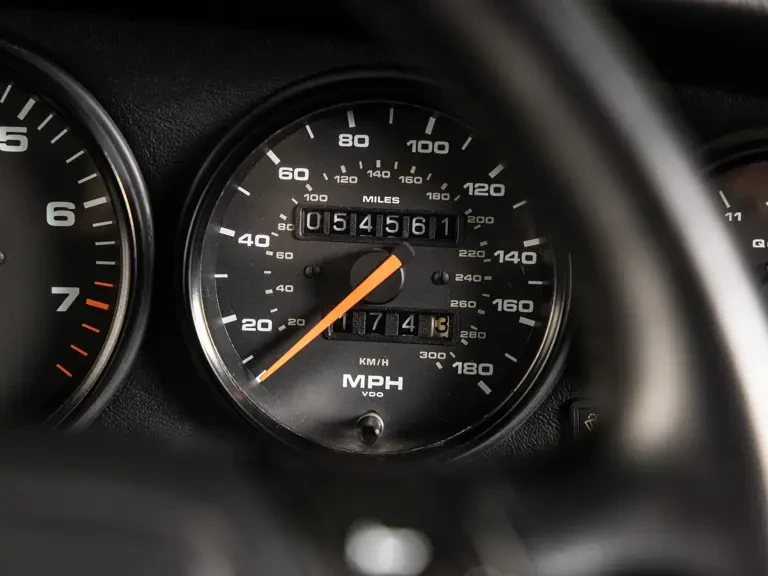 1990 Porsche 964 Carrera 4 - Image 11 of 31
