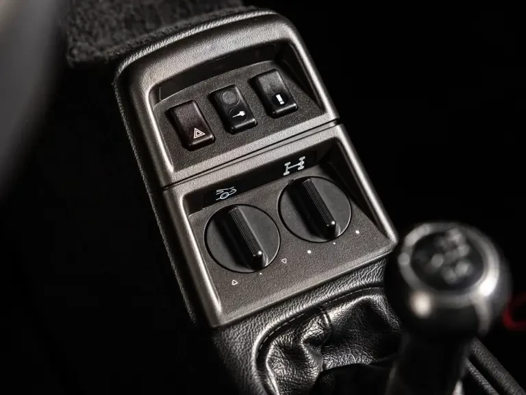 1990 Porsche 964 Carrera 4 - Image 14 of 31