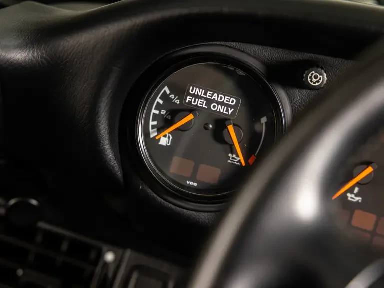 1990 Porsche 964 Carrera 4 - Image 19 of 31