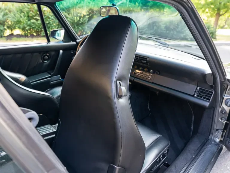 1990 Porsche 964 Carrera 4 - Image 28 of 31
