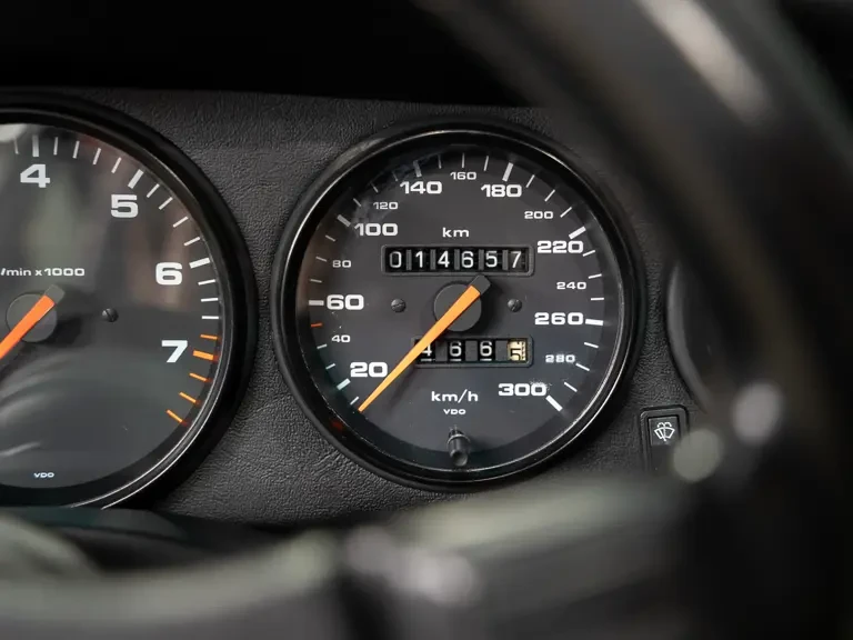 1990 Porsche 964 Carrera 4 - Image 11 of 31