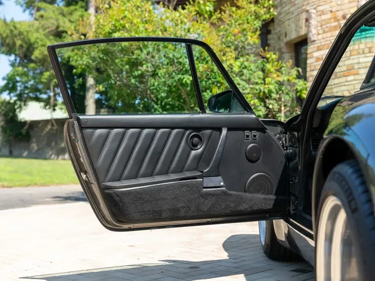 1990 Porsche 964 Carrera 4 - Image 14 of 31