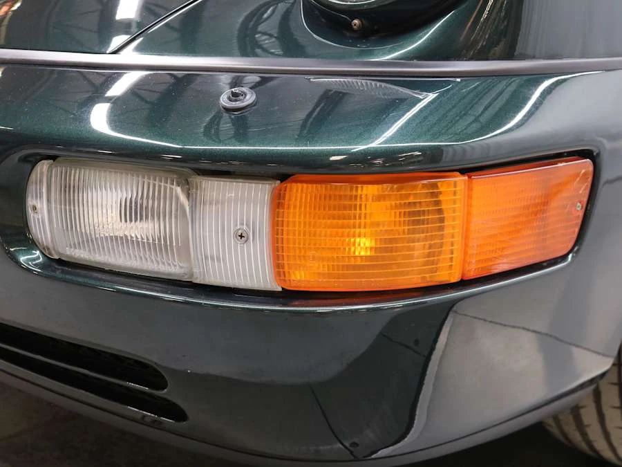1990 Porsche 964 Carrera 4 - Image 15 of 31