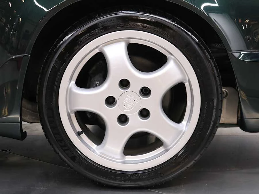 1990 Porsche 964 Carrera 4 - Image 28 of 31